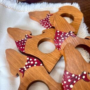 Vintage Folk Art Western Wolf/Dog Howling Napkin Rings & Fringed Napkins